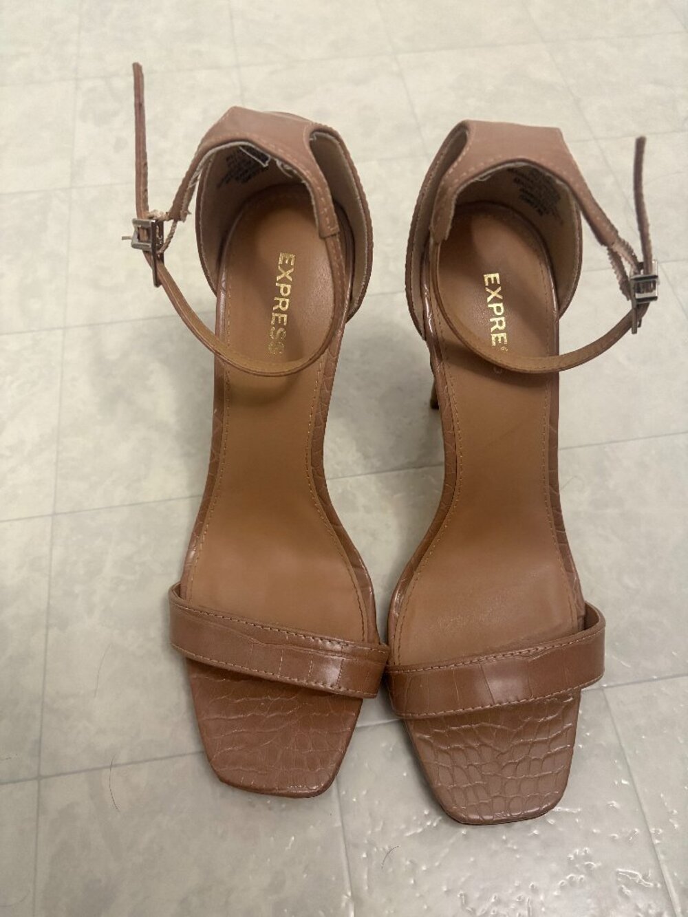 Express Croc Embossed Square Toe Heels Tan Ankle Strap Sandals Women’s Size 8